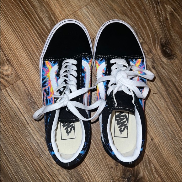 Vans - Picture 2 of 6